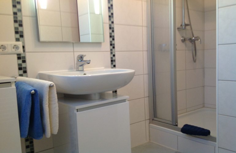 Fewo 2 Grete Schäfer Dusche im Badezimmer